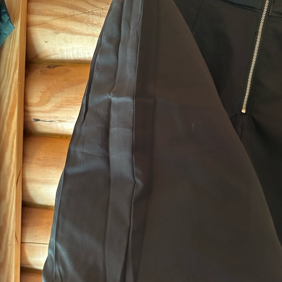 Black Mini skirt - Picture 9 of 9